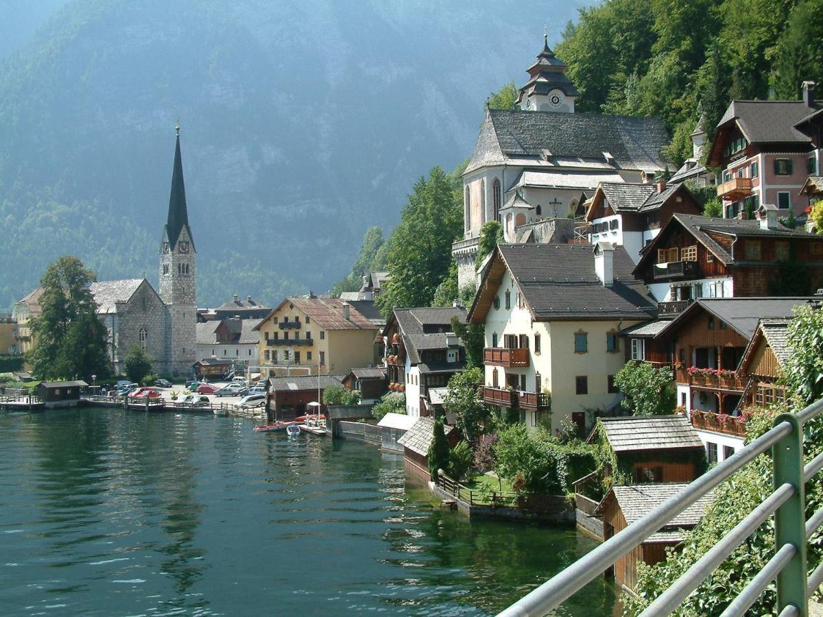 Haus Am Hof - 15Th Century House At The Lake, Near The Marketplace, With A Balcony Hallstatt Exterior foto